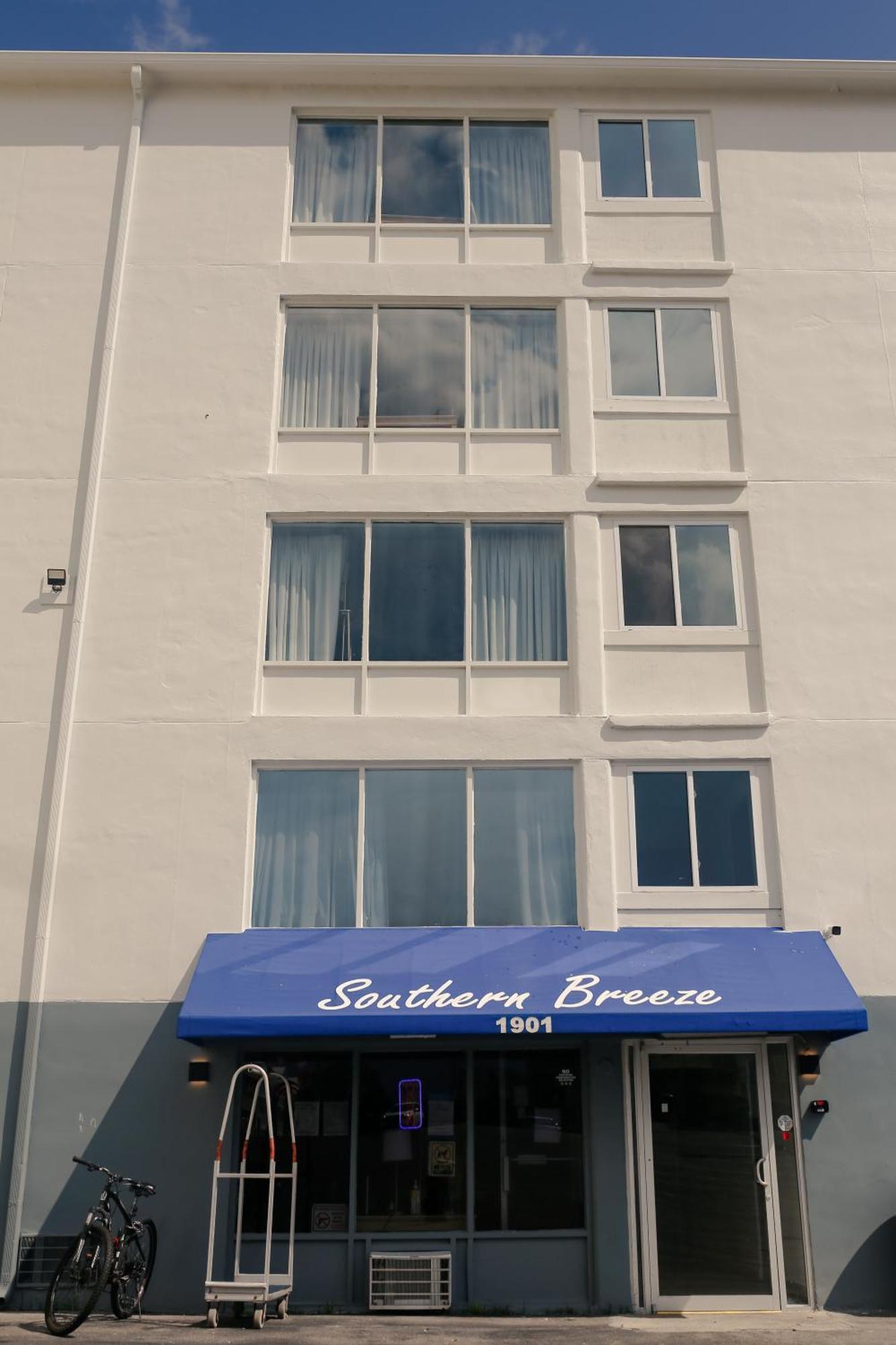 Southern Breeze Ocean Front Hotel Myrtle Beach Exterior photo