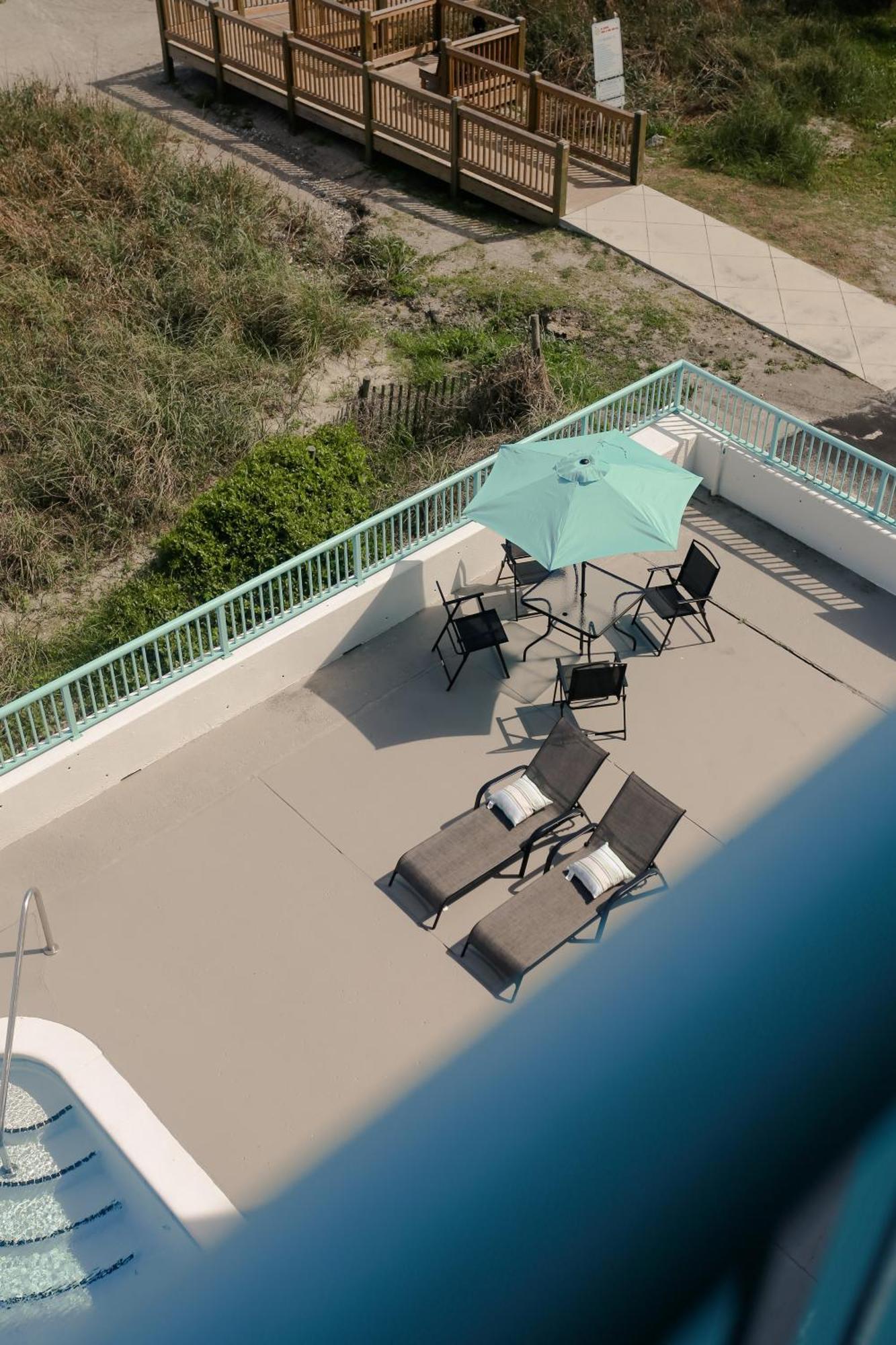 Southern Breeze Ocean Front Hotel Myrtle Beach Exterior photo